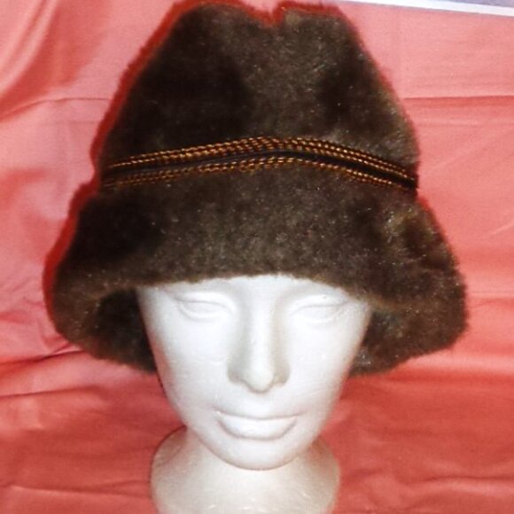 WARM,COMFY BROWN FAUX FUR WINTER HAT WITH EAR COVERS INSIDE-EXCELLENT-AMERICAN - Picture 7 of 11